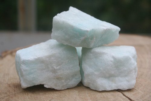 Mooie kleine brokjes ruwe blauwe aragoniet van 3-5cm