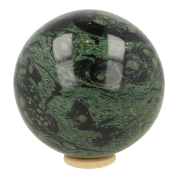Fraai getekende Kabamba jaspis bol met diameter van 87mm op houten ring