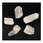 Ruwe danburiet kristallen van 2,5-4cm lang