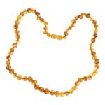 Mooi Gee-bruine barnsteen ketting met gladde steentjes en draaisluiting en een lengte van 45cm