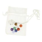 Fraaie chakra hanger set met 8 bolletjes van 1cm en een zilveren veerkooitje met 60cm ketting om ze in te dragen