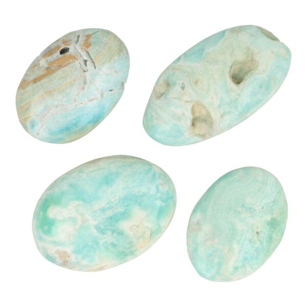 Fraaie carribean blue calciet handsteen in maat small, ongeveer 5-6cm lang