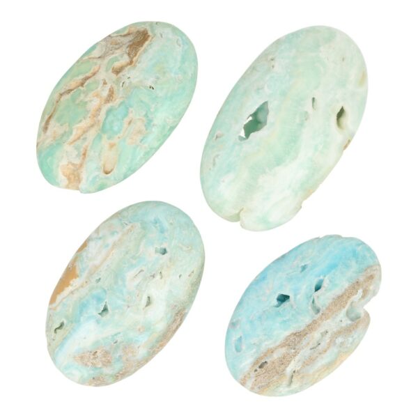 Heerlijke carribean blue calciet knuffelsteen maat groot, van 6-8cm lang