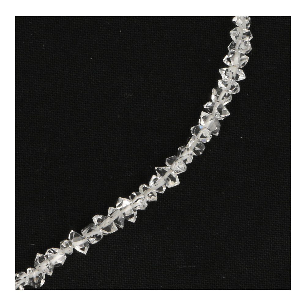 A-kwaliteit ketting van Pakistaanse 'Herkimer Diamond' steentjes van circa 5mm lang. - detail van de ketting
