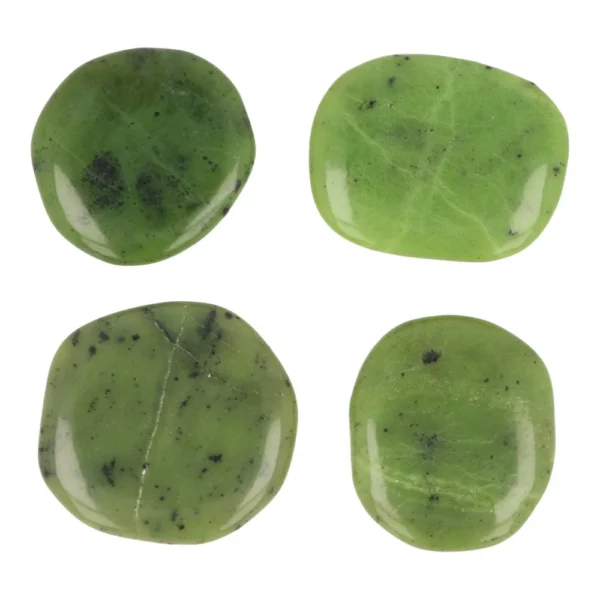 Jade nefriet amulet van 3,5-4cm en 1cm dik uit Canada