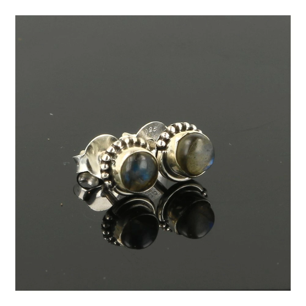 Labradoriet oorbel in zilver 3mm 'nr4'
