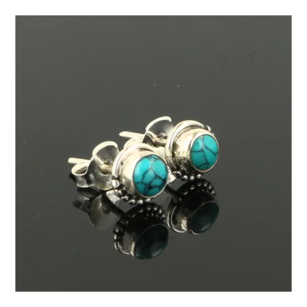 Leuke turquoise oorbel van 3mm diameter 'nr3'