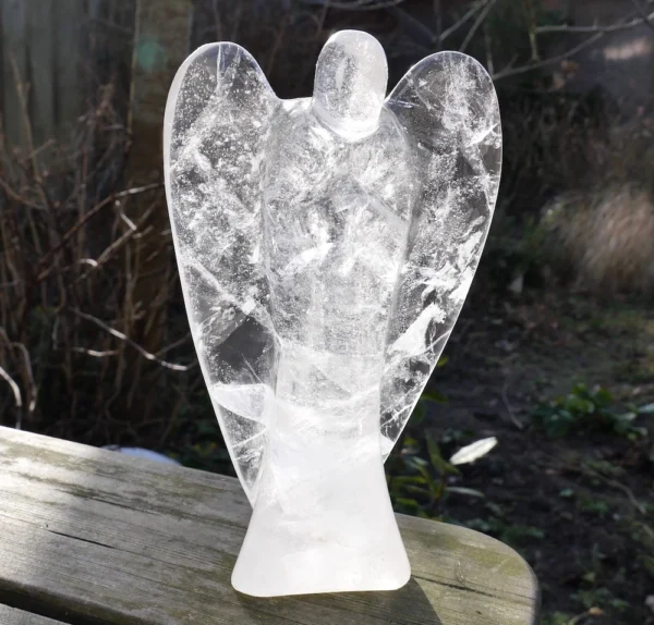 Fraaie heldere bergkristal engel XL van 20cm hoog uit Brazilië