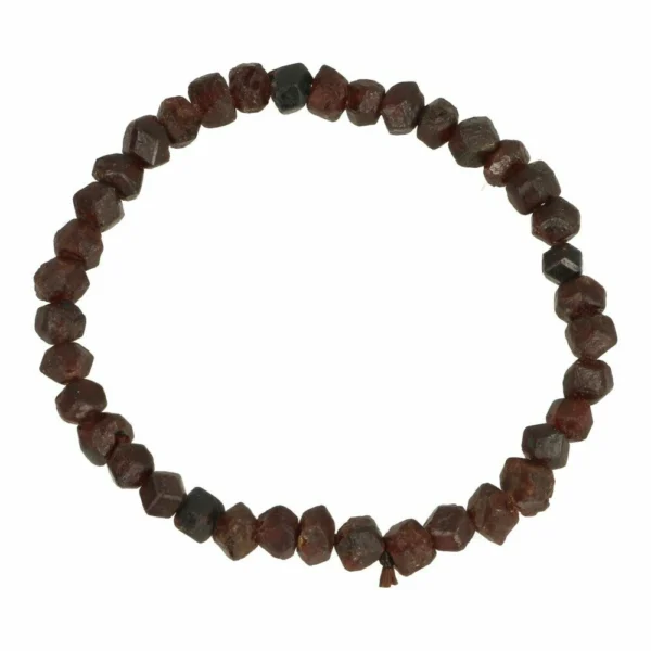 Fraaie granaat armband ruw, bestaande uit ruwe granaatjes die op een rekbaar koord zijn geregen