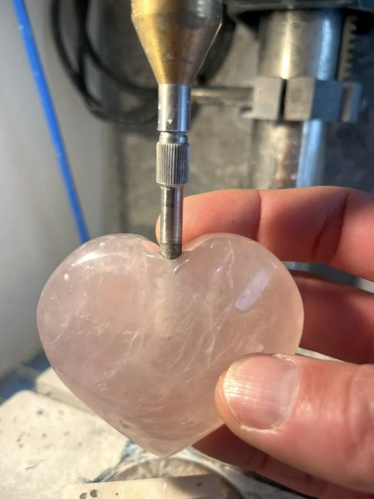 Het maken van een mini urn uit een rozenkwarts hartje