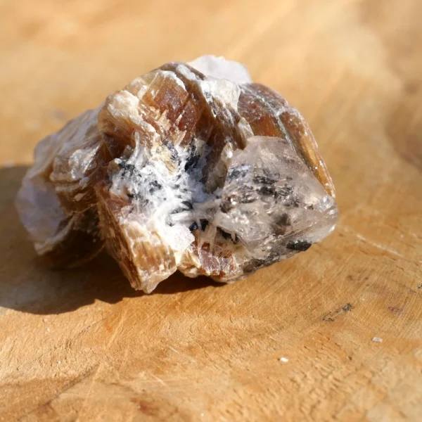 Heldere topaas met gele mica cluster nr5 uit Pakistan