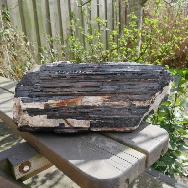 Fraai lang stuk zwarte toermalijn XL van maar liefst 14,5kg en 40cm lang