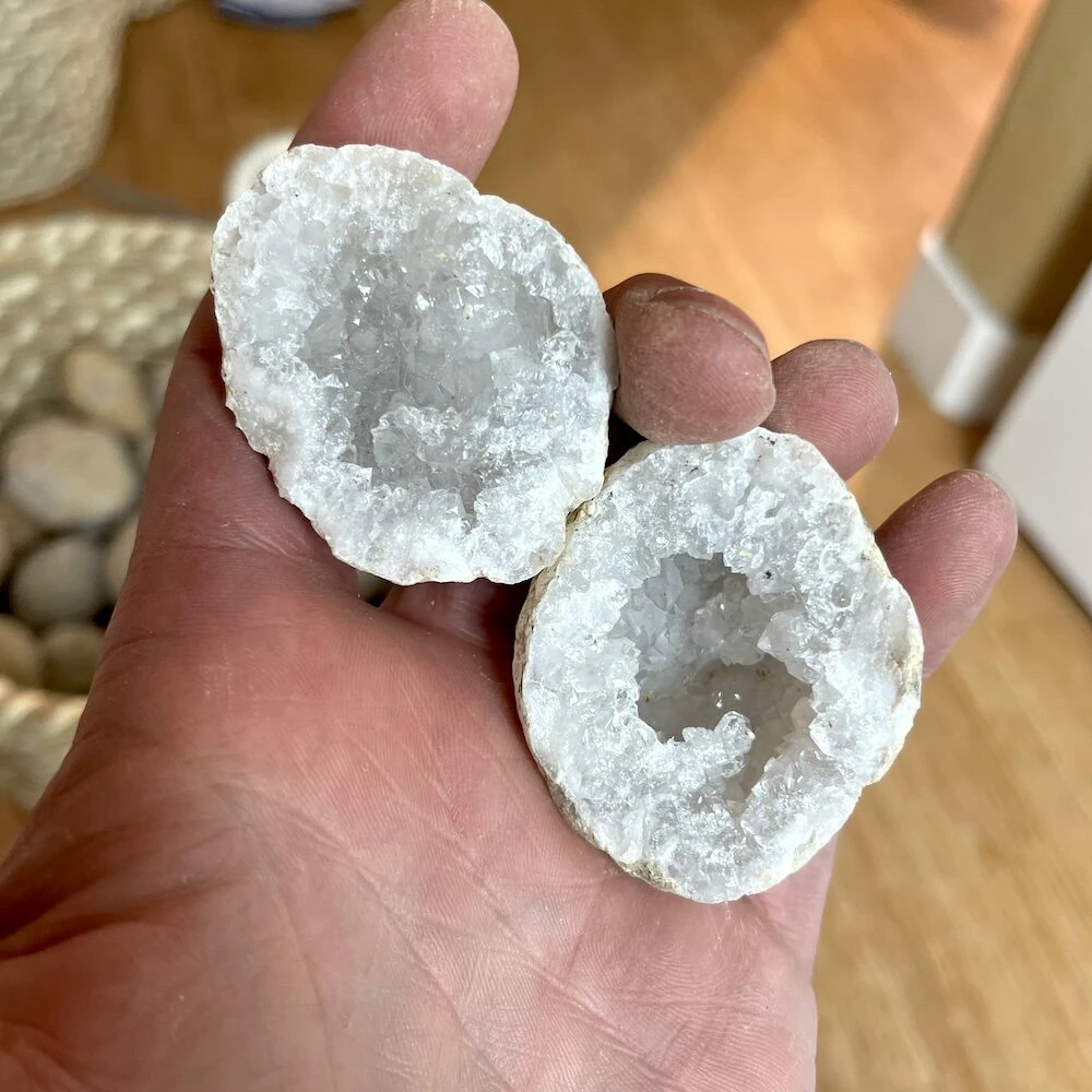 Bergkristal geode verrassing 6-7cm