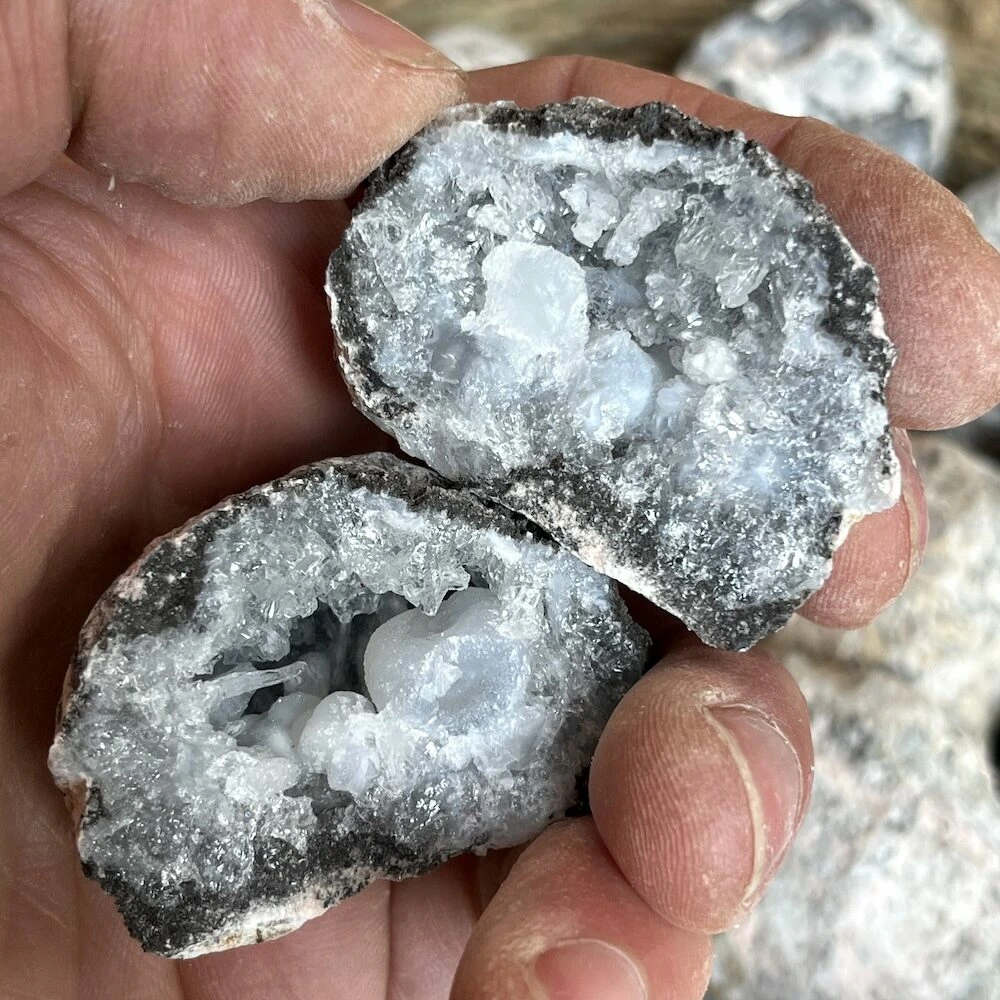 Chalcedoon geode verrassing 5-6cm
