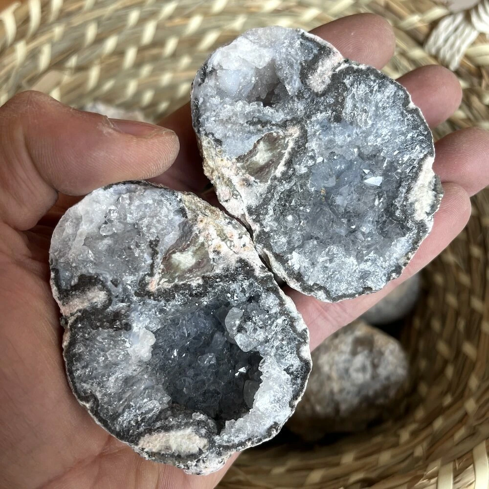 Chalcedoon geode verrassing 7-9cm