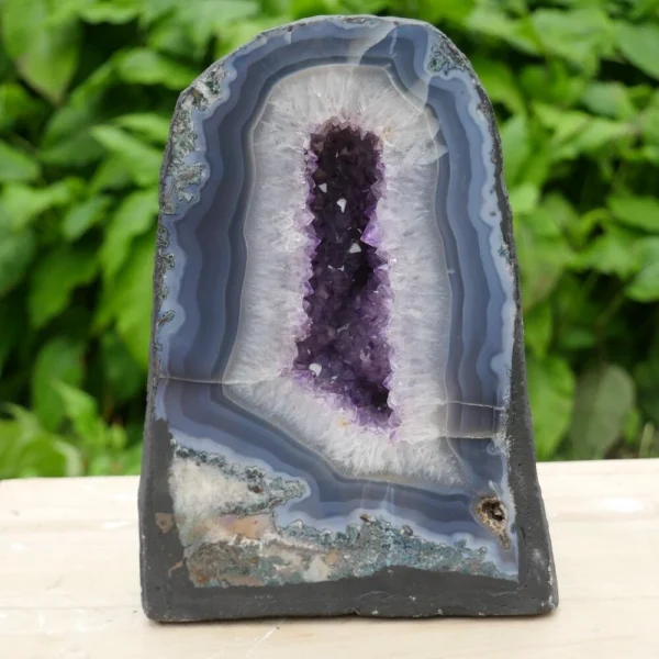 Fraaie agaat geode met agaatrand en 5,35kg