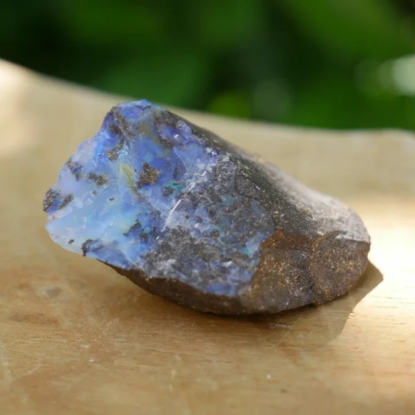 Boulder opaal ruw nr2 uit Australië van ongeveer 3 x 3,5cm