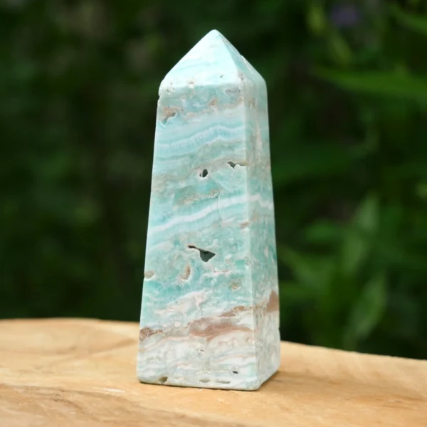 Fraaie carribean blue calciet obelisk van 97mm hoog