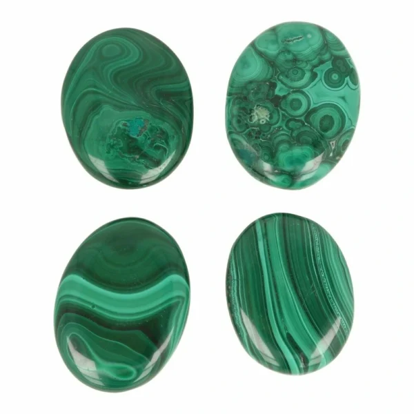 Fraai malachiet amulet van 3x5cm en 1cm dik