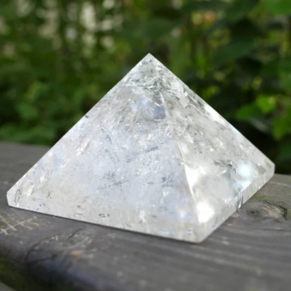 Fraaie heldere bergkristal piramide van 76mm breed uit Brazilië