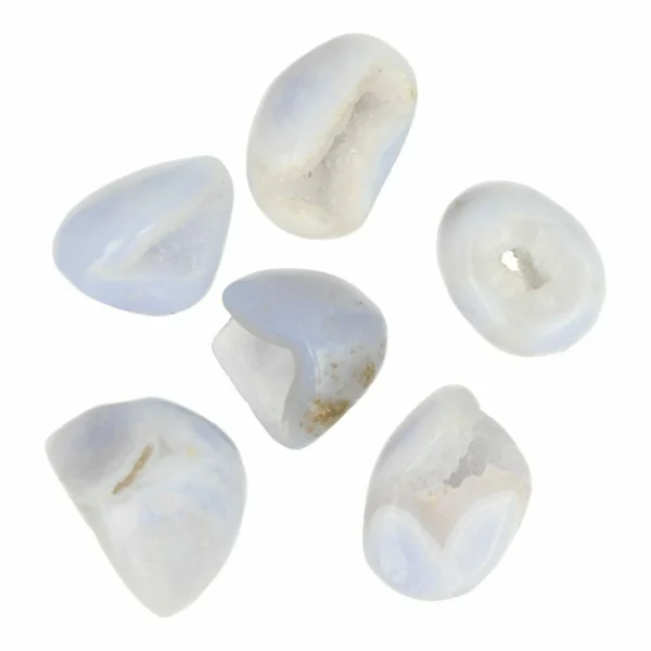 Fraaie blauwe chalcedoon trommelsteen met holte uit Namibie