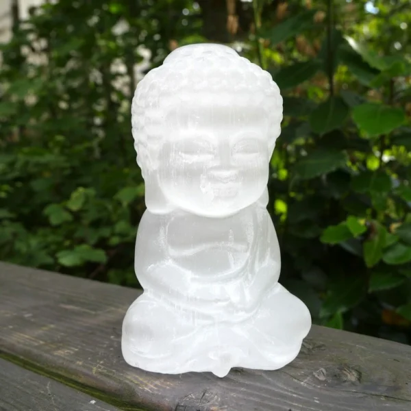 Prachtige seleniet boeddha van 13,5cm hoog
