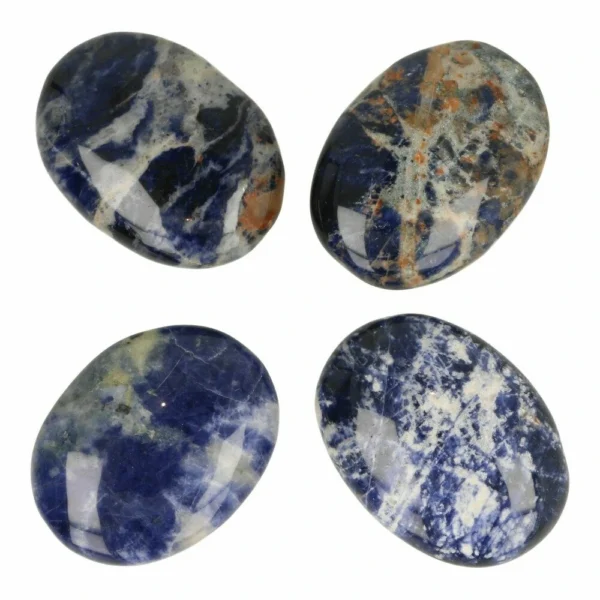 Fraaie helderblauwe sodaliet knuffelsteen van 6cm lang