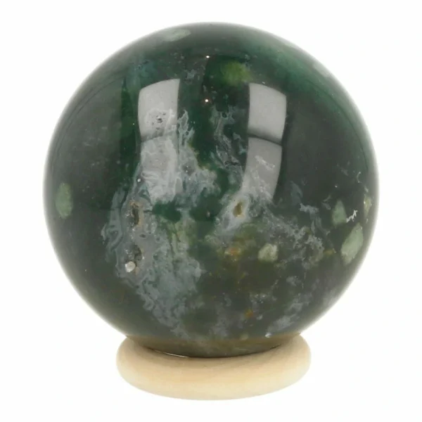 Fijne mosagaat bol met diameter van 49mm op houten ring