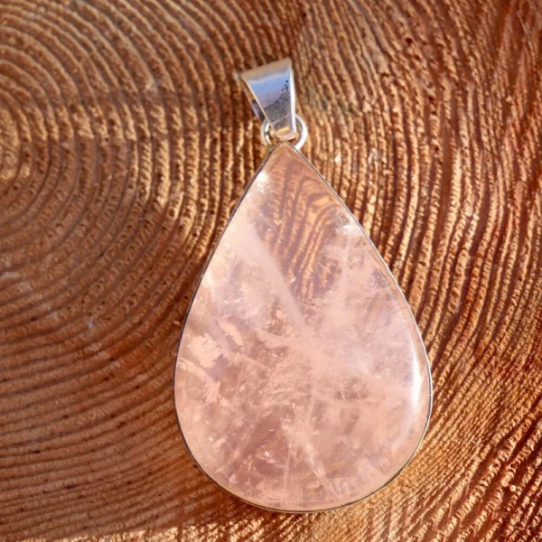 Fraaie grote rozenkwarts hanger in zilver in druppelvorm