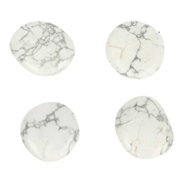 Fraaie witte howliet zaksteen van 4cm lang