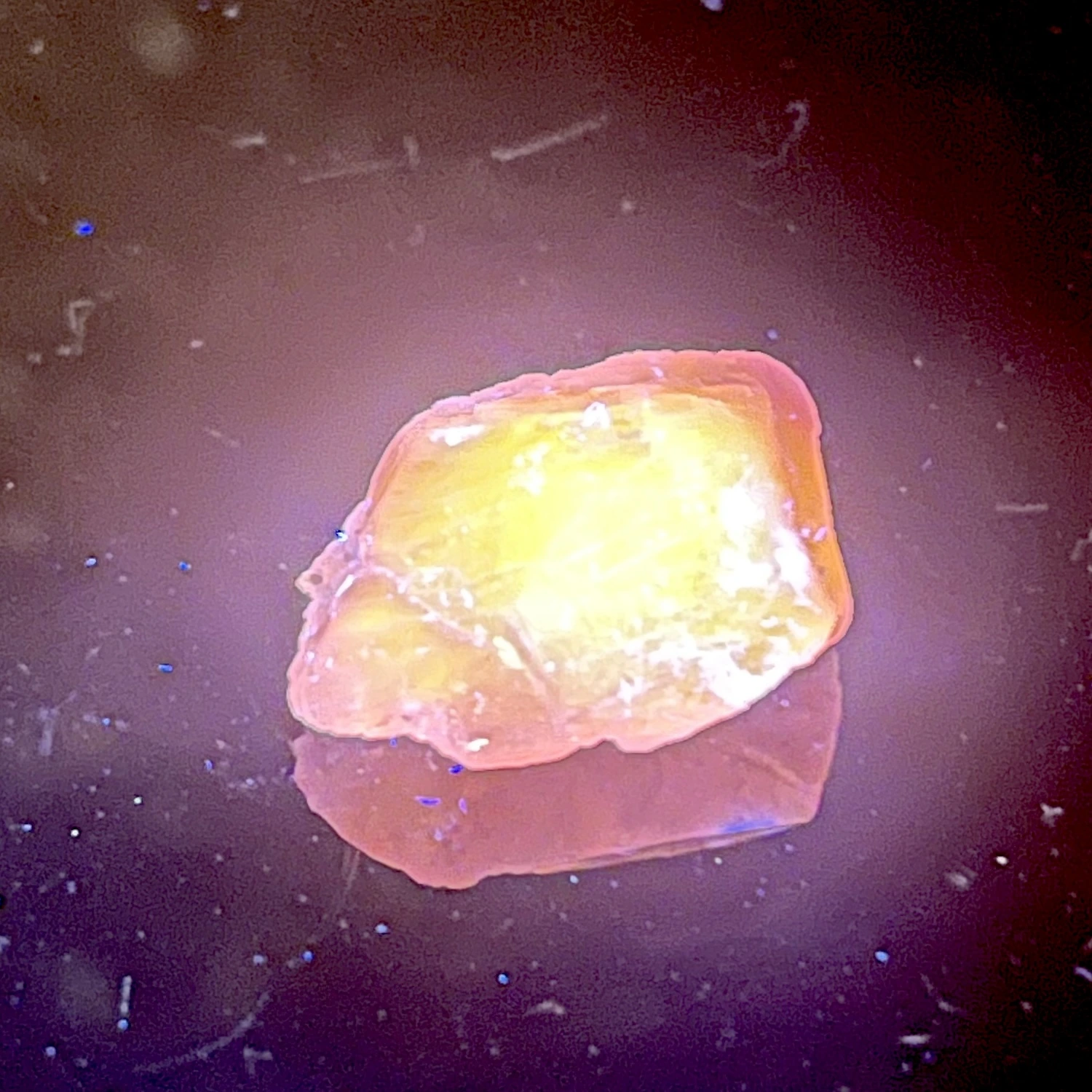 Fraai hackmaniet kristal voor categorie