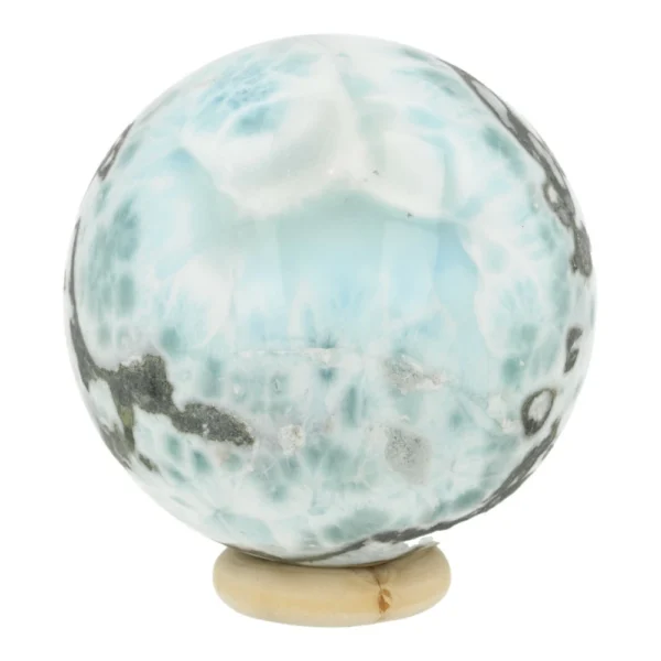 Fraaie larimar bol met bijzondere tekening en een diameter van 53mm op houten ring