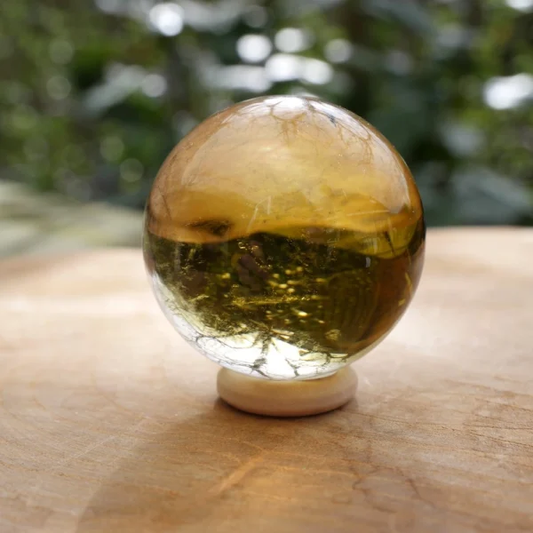 Fraaie heldergele natuurlijke citrien bol met diameter van 38mm uit Madagaskar