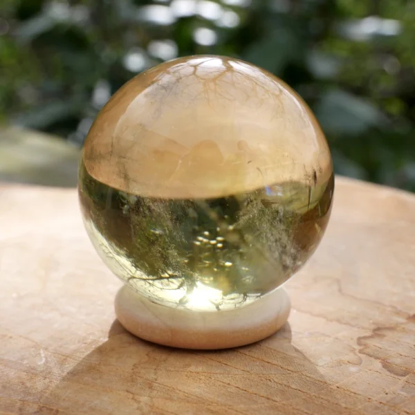 Fraaie heldergele natuurlijke citrien bol met diameter van 46mm uit Madagaskar