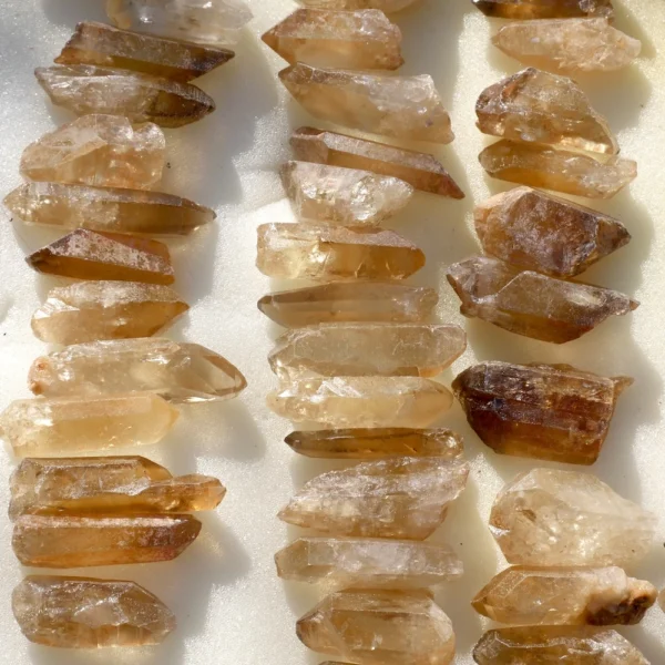 Fraaie natuurlijke citrien kristal van 4-5,5cm lang uit Congo, puur natuur!