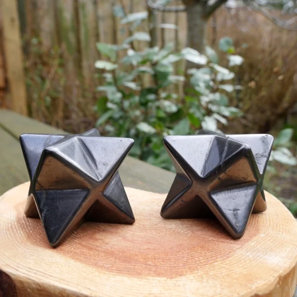 Fraaie zwarte shungiet merkbaar of merkabah met zijdes van 5cm breed