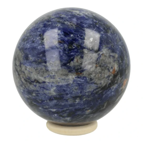 Zeer fraaie sodaliet bol met dimeter van 9cm uit Namibië op houten ring